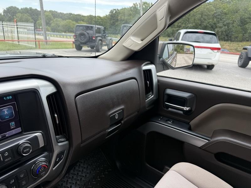 Chevrolet Silverado 1500 4WD Crew Cab 143.5" LT w/2LT 2015