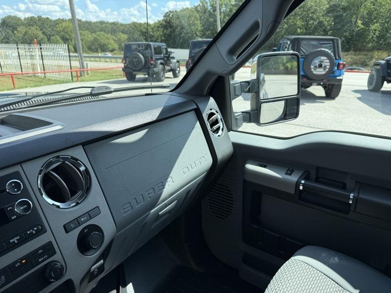 Ford Super Duty F-350 SRW 4WD Crew Cab 156" XLT 2015
