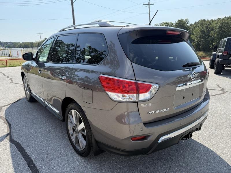 Nissan Pathfinder 4WD 4dr Platinum 2013