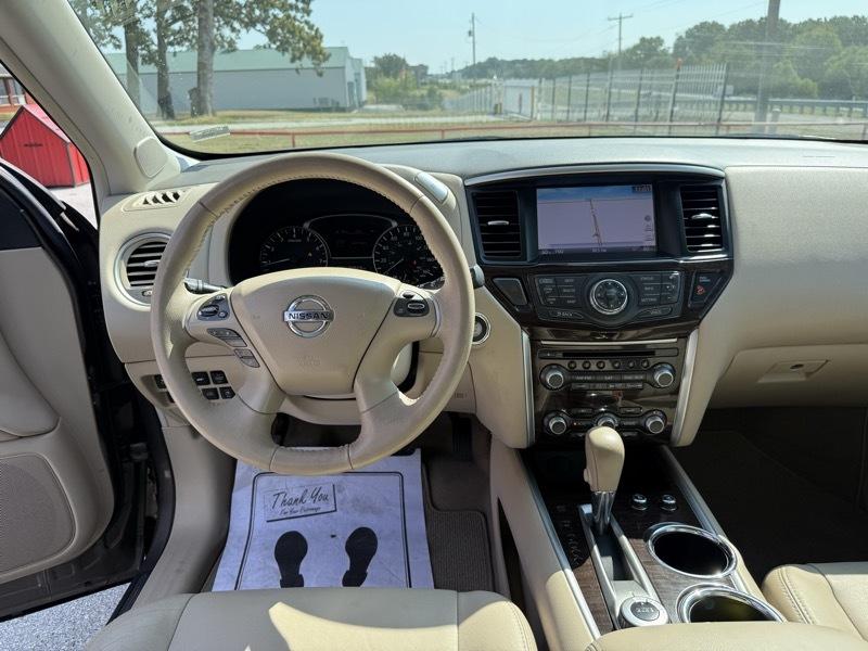 Nissan Pathfinder 4WD 4dr Platinum 2013