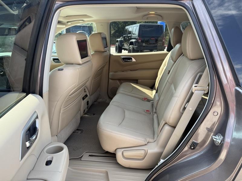 Nissan Pathfinder 4WD 4dr Platinum 2013