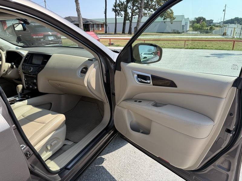 Nissan Pathfinder 4WD 4dr Platinum 2013