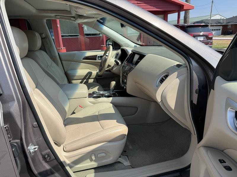 Nissan Pathfinder 4WD 4dr Platinum 2013