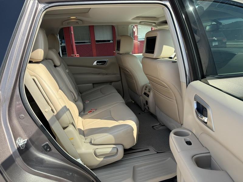 Nissan Pathfinder 4WD 4dr Platinum 2013