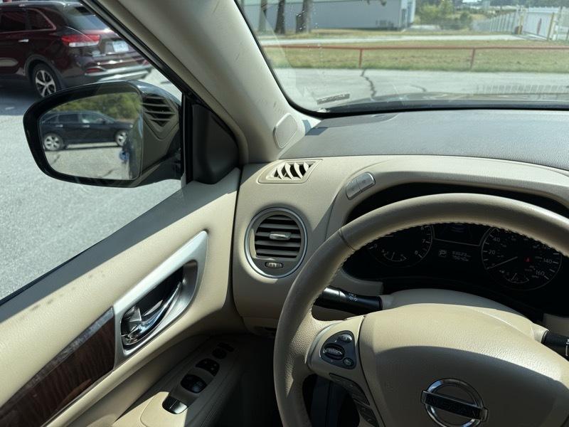Nissan Pathfinder 4WD 4dr Platinum 2013