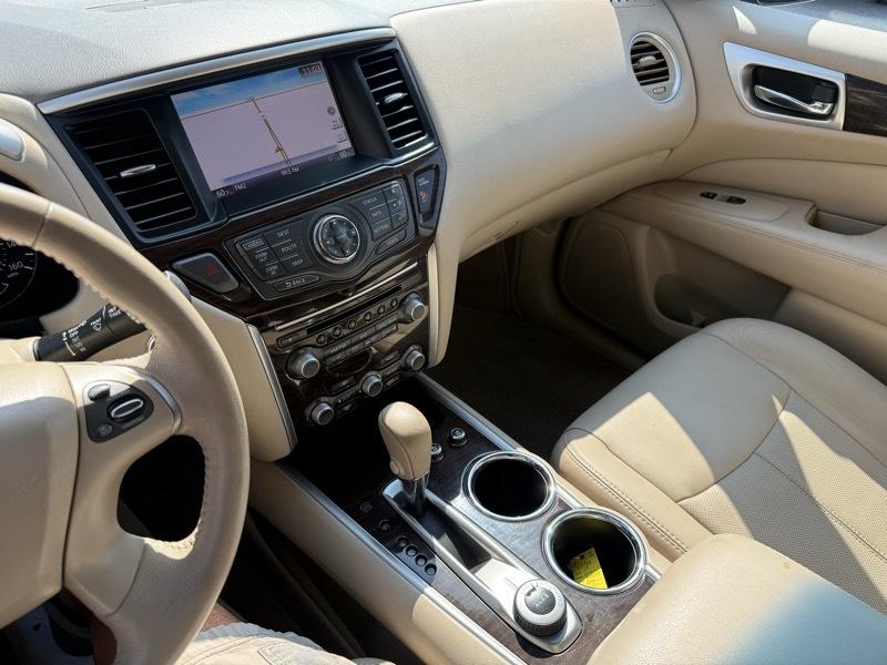 Nissan Pathfinder 4WD 4dr Platinum 2013