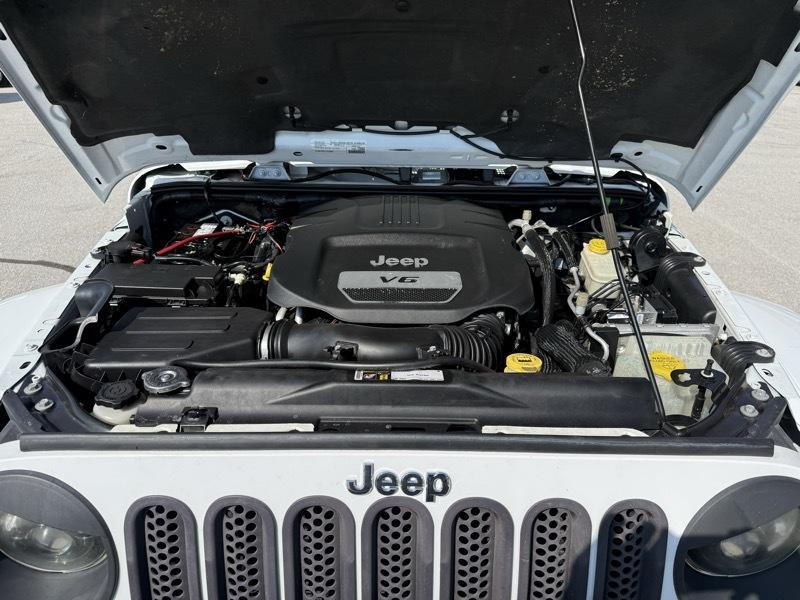 Jeep Wrangler Unlimited 4WD 4dr Sahara 2015