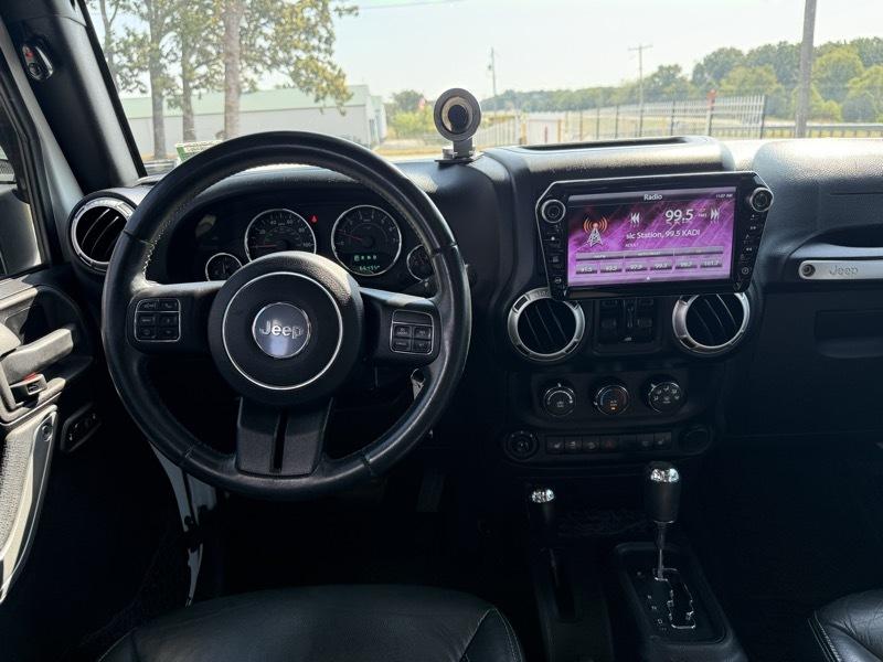 Jeep Wrangler Unlimited 4WD 4dr Sahara 2015