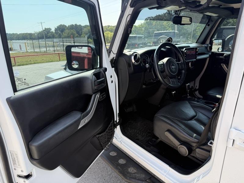 Jeep Wrangler Unlimited 4WD 4dr Sahara 2015