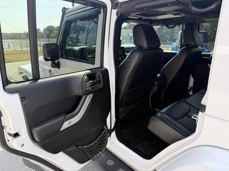 Jeep Wrangler Unlimited 4WD 4dr Sahara 2015