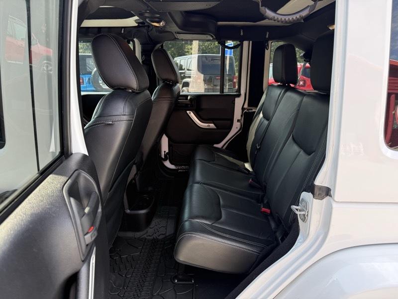Jeep Wrangler Unlimited 4WD 4dr Sahara 2015