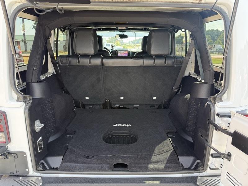 Jeep Wrangler Unlimited 4WD 4dr Sahara 2015