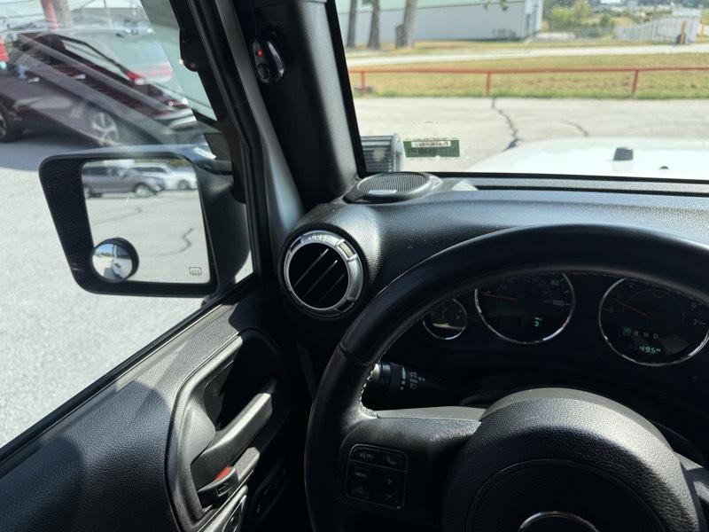 Jeep Wrangler Unlimited 4WD 4dr Sahara 2015