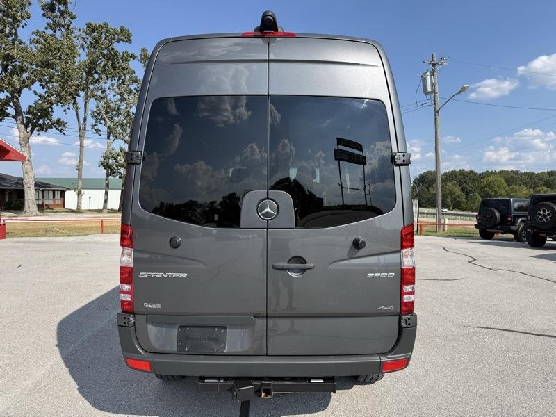 Mercedes-Benz Sprinter Van 2500 High Roof V6 144" 4WD 2017