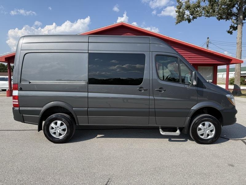 Mercedes-Benz Sprinter Van 2500 High Roof V6 144" 4WD 2017
