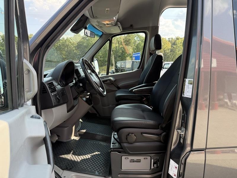 Mercedes-Benz Sprinter Van 2500 High Roof V6 144" 4WD 2017
