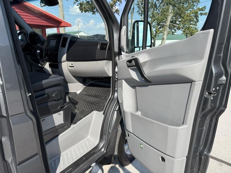 Mercedes-Benz Sprinter Van 2500 High Roof V6 144" 4WD 2017