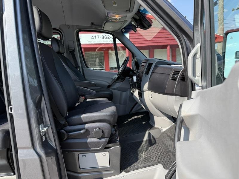 Mercedes-Benz Sprinter Van 2500 High Roof V6 144" 4WD 2017