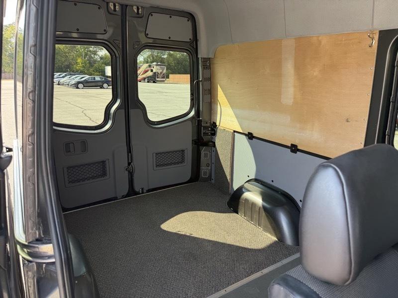 Mercedes-Benz Sprinter Van 2500 High Roof V6 144" 4WD 2017
