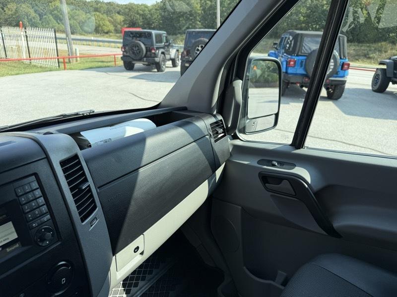 Mercedes-Benz Sprinter Van 2500 High Roof V6 144" 4WD 2017