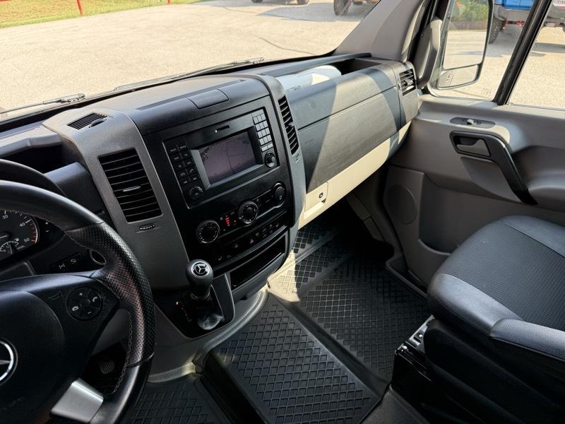 Mercedes-Benz Sprinter Van 2500 High Roof V6 144" 4WD 2017