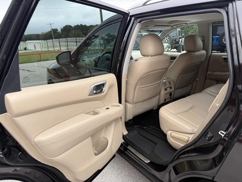 Nissan Pathfinder 4WD 4dr Platinum 2016