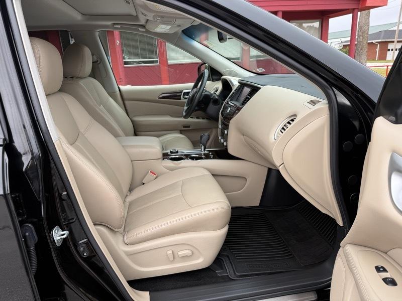 Nissan Pathfinder 4WD 4dr Platinum 2016