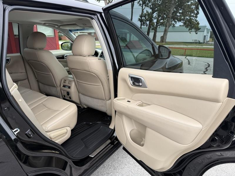 Nissan Pathfinder 4WD 4dr Platinum 2016