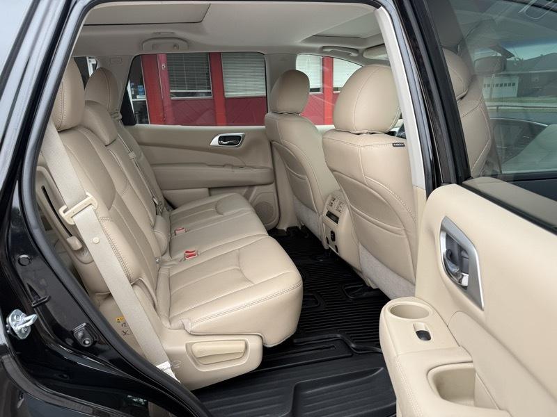 Nissan Pathfinder 4WD 4dr Platinum 2016