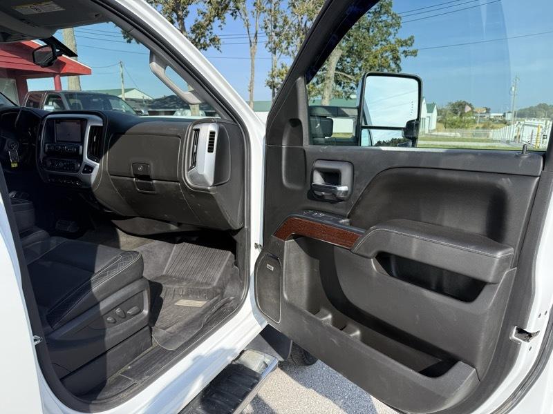 GMC Sierra 3500HD 4WD Crew Cab 167.7" SLT 2017