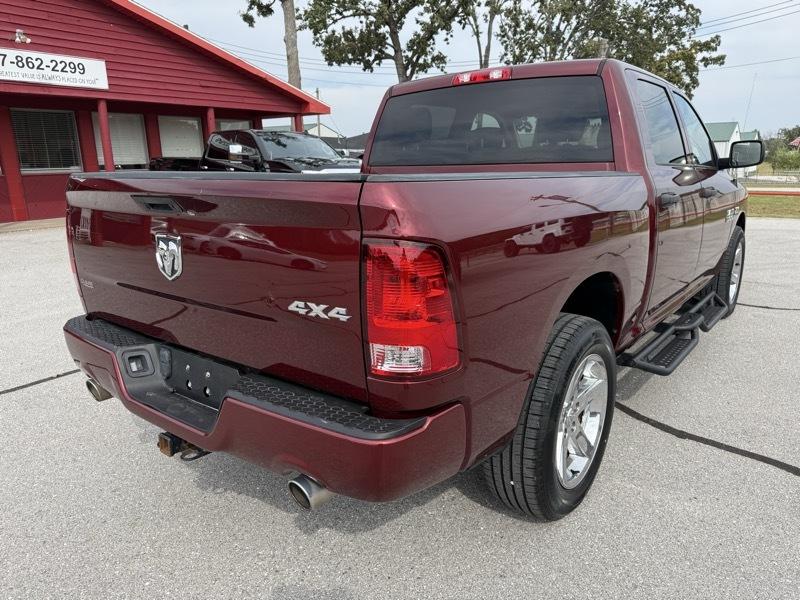RAM 1500 Express 4x4 Crew Cab 5'7" Box 2017