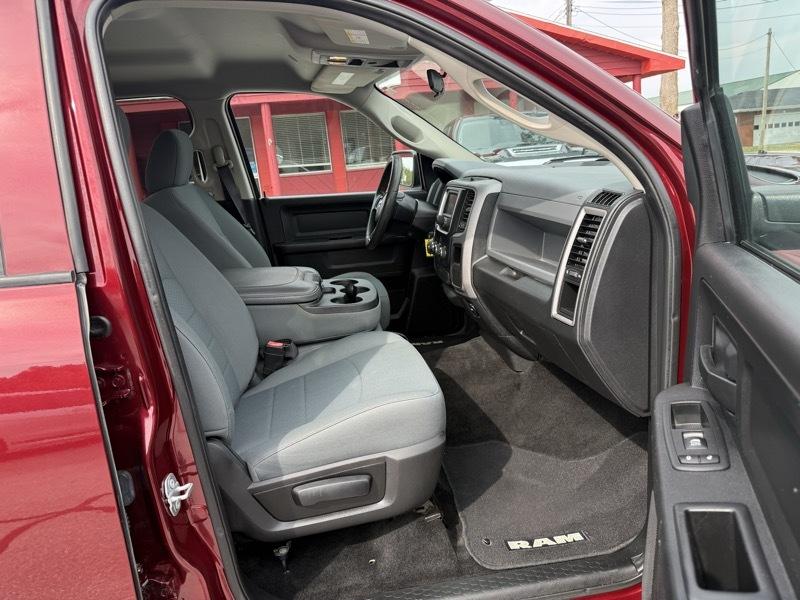 RAM 1500 Express 4x4 Crew Cab 5'7" Box 2017