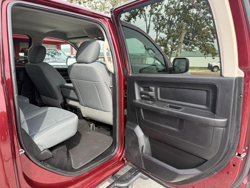 RAM 1500 Express 4x4 Crew Cab 5'7" Box 2017