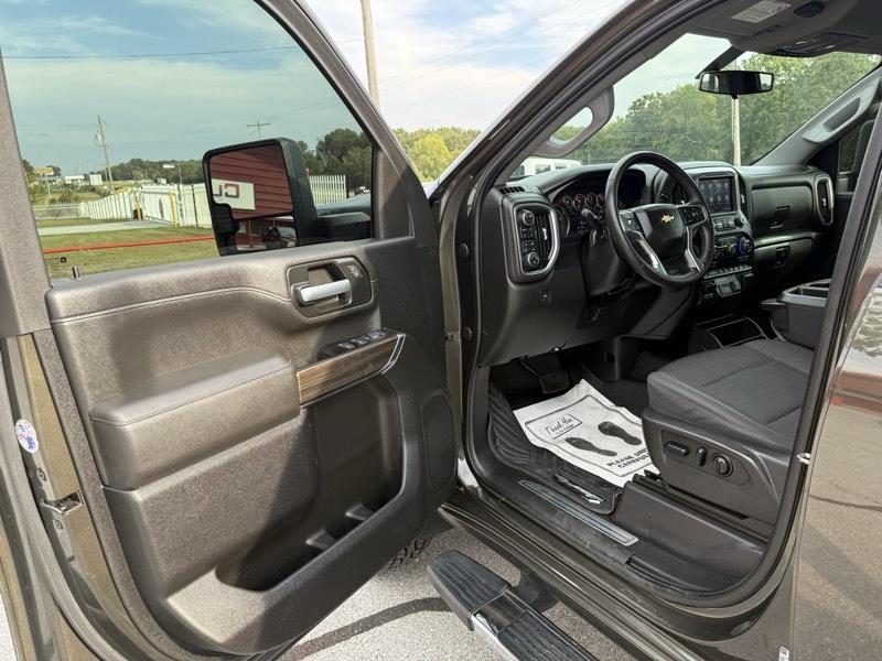 Chevrolet Silverado 3500HD 4WD Crew Cab 172" LT 2022