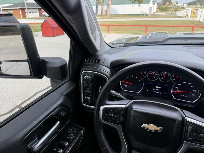 Chevrolet Silverado 3500HD 4WD Crew Cab 172" LT 2022