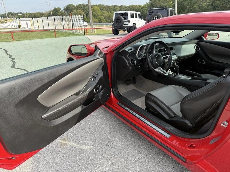 Chevrolet Camaro 2dr Cpe 2SS 2011