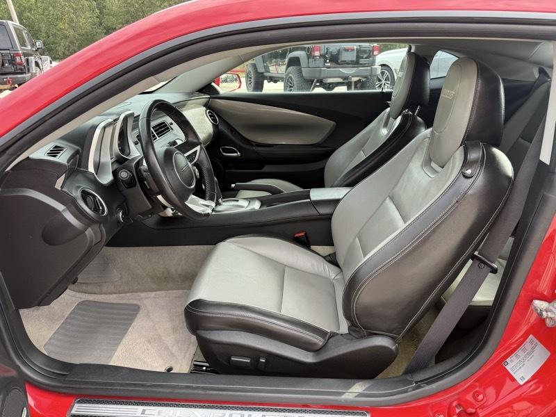 Chevrolet Camaro 2dr Cpe 2SS 2011