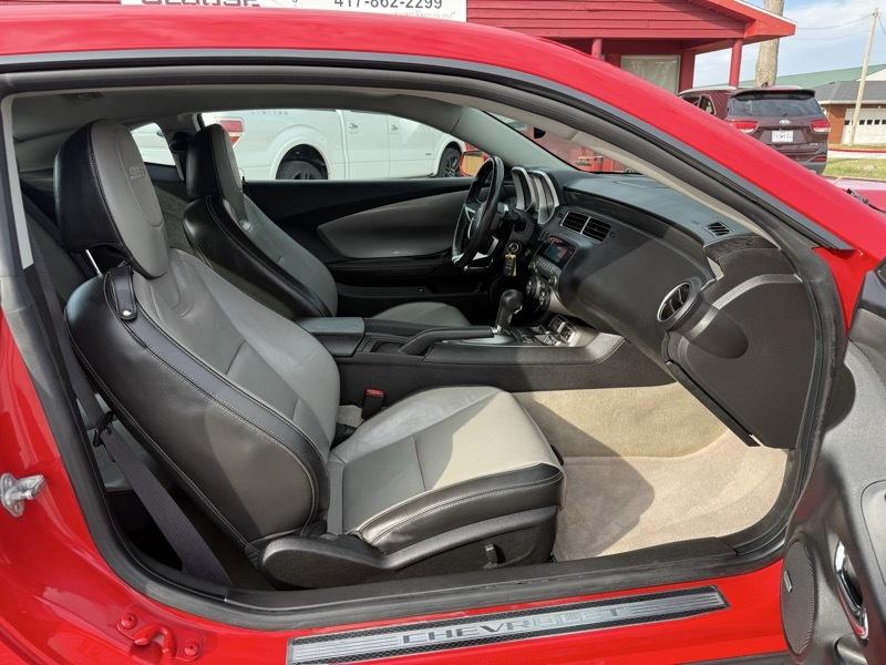 Chevrolet Camaro 2dr Cpe 2SS 2011