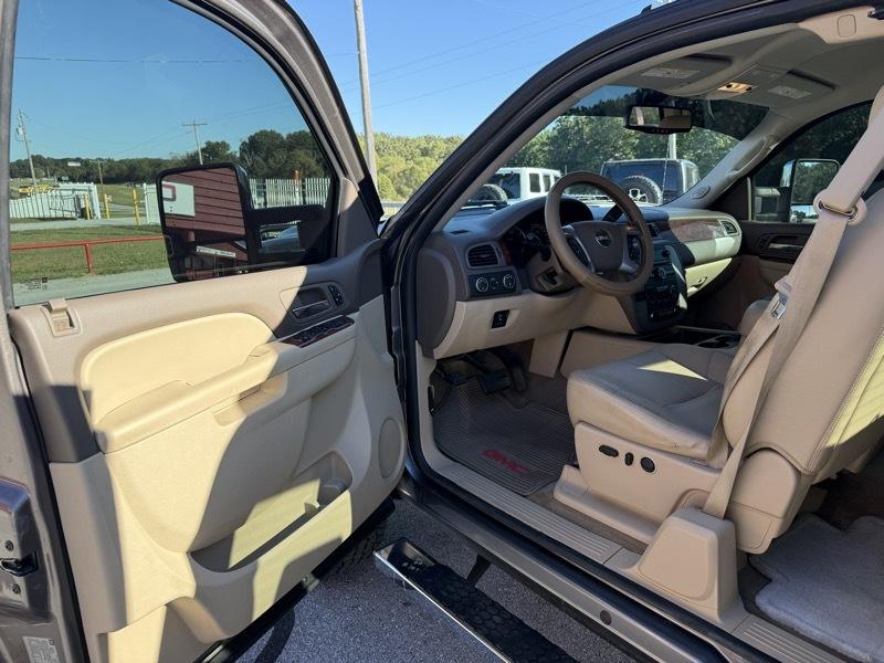 GMC Sierra 2500HD 4WD Ext Cab 144.2" SLT 2013