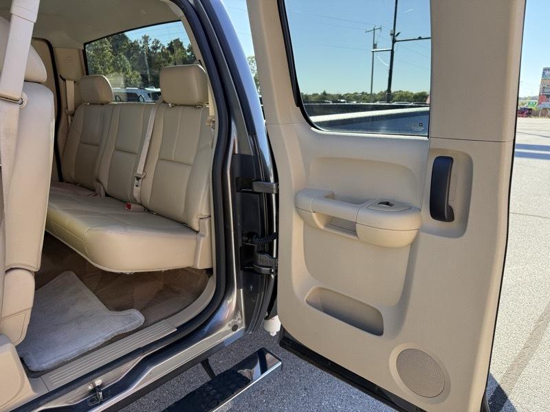 GMC Sierra 2500HD 4WD Ext Cab 144.2" SLT 2013
