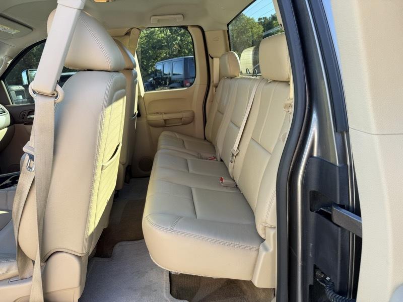 GMC Sierra 2500HD 4WD Ext Cab 144.2" SLT 2013