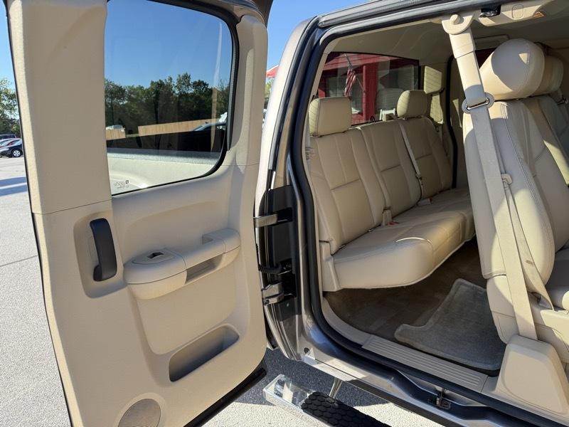 GMC Sierra 2500HD 4WD Ext Cab 144.2" SLT 2013