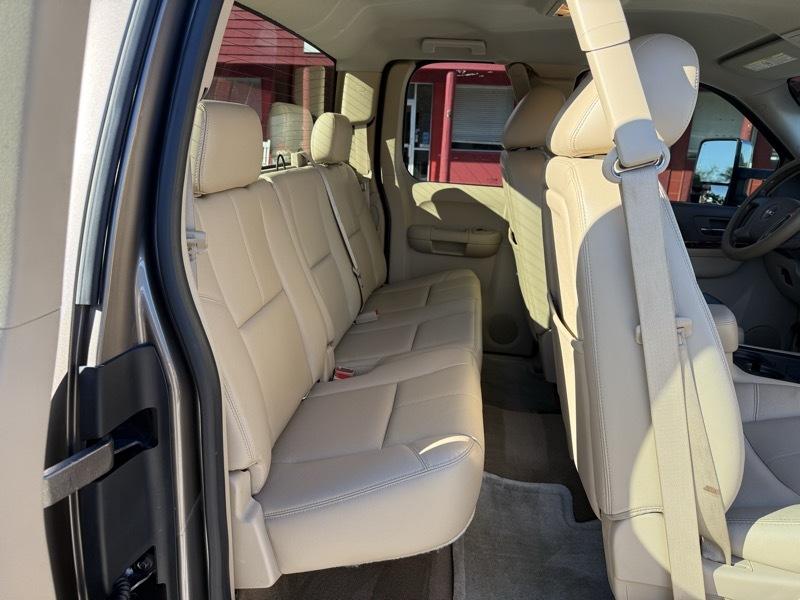 GMC Sierra 2500HD 4WD Ext Cab 144.2" SLT 2013