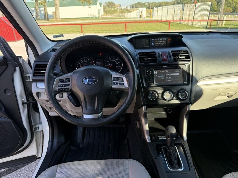 Subaru Forester 4dr CVT 2.5i Touring PZEV 2015