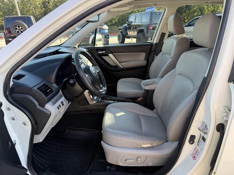 Subaru Forester 4dr CVT 2.5i Touring PZEV 2015