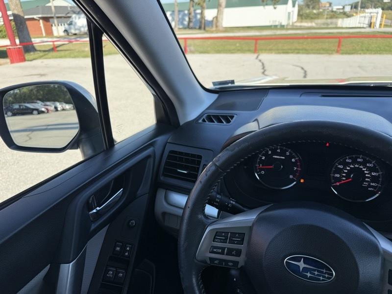 Subaru Forester 4dr CVT 2.5i Touring PZEV 2015