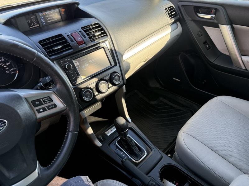 Subaru Forester 4dr CVT 2.5i Touring PZEV 2015