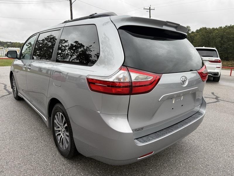 Toyota Sienna XLE Auto Access Seat FWD 7-Passenger (Natl) 2018