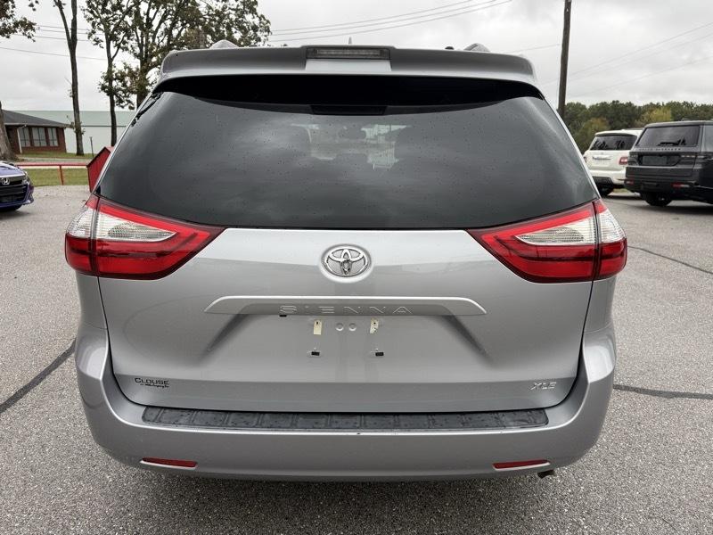 Toyota Sienna XLE Auto Access Seat FWD 7-Passenger (Natl) 2018