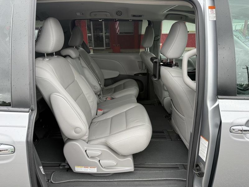 Toyota Sienna XLE Auto Access Seat FWD 7-Passenger (Natl) 2018